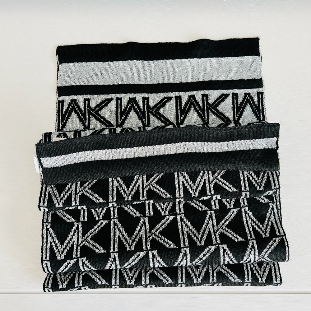 Michael Kors black and silver scarf - Picture 6 of 6